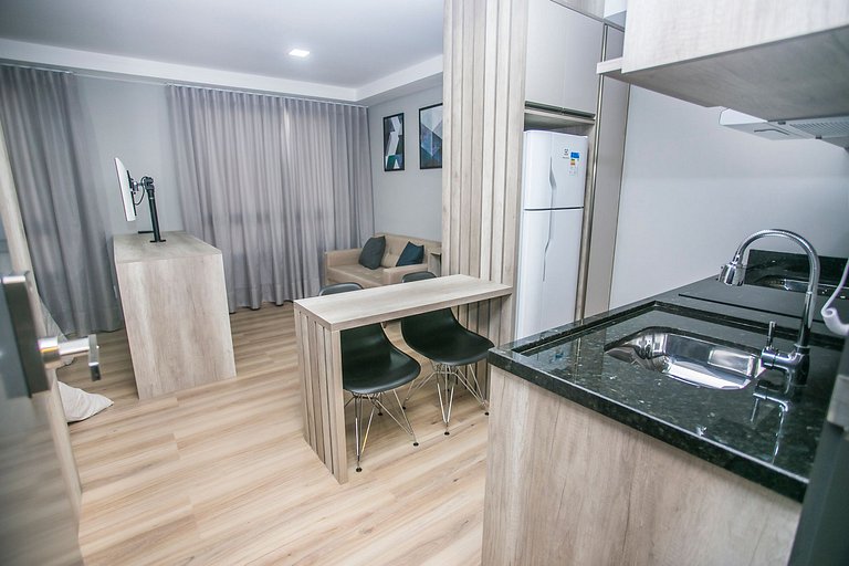 Studio com Cama de Casal e Sofá - ALL1621