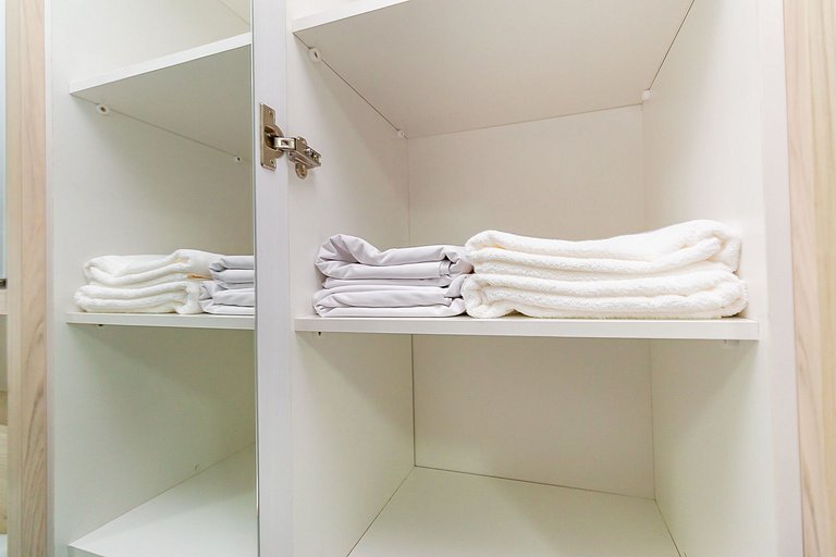 Apto de 1q no 29º andar, c/ vaga e piscina-SEV2905