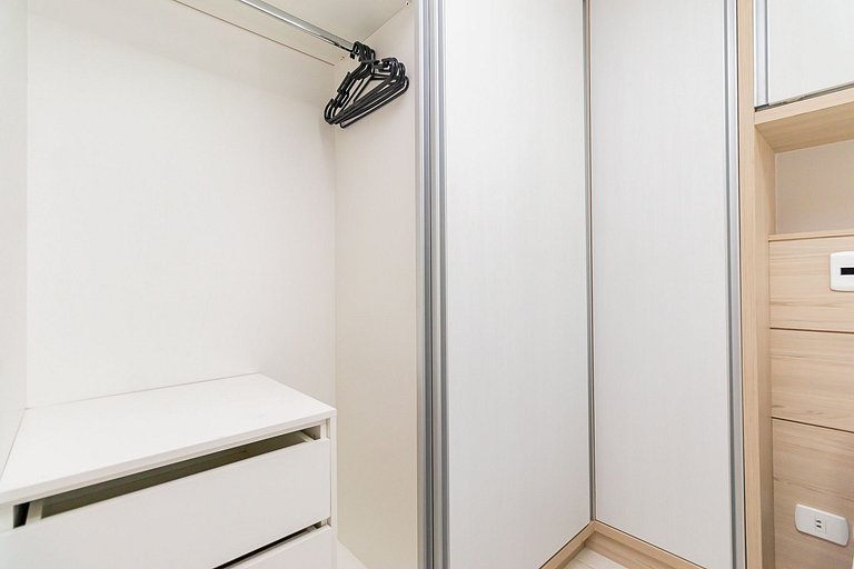 Apto de 1q no 29º andar, c/ vaga e piscina-SEV2905