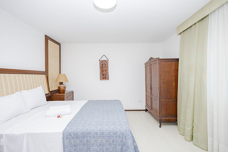 Casa com 4 Quartos e 3 Vagas - CLA1524
