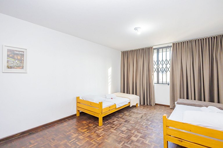 Casa com 4 Quartos e 3 Vagas - CLA1524