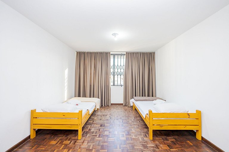 Casa com 4 Quartos e 3 Vagas - CLA1524