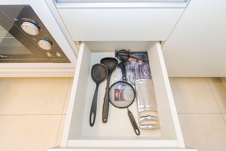 Ap 2q no 27º andar, c/ vaga e piscina - UNI2707