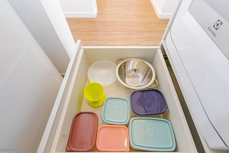 Ap 2q no 27º andar, c/ vaga e piscina - UNI2707