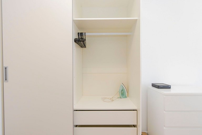 Ap 2q no 27º andar, c/ vaga e piscina - UNI2707