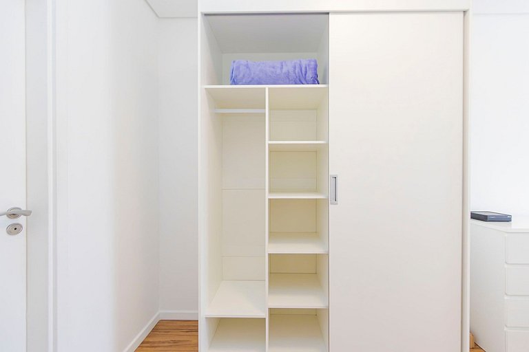 Ap 2q no 27º andar, c/ vaga e piscina - UNI2707