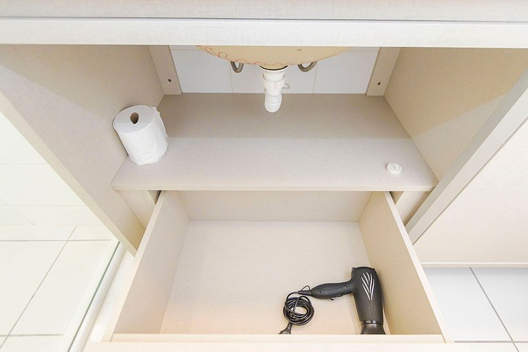 Ap 2q no 27º andar, c/ vaga e piscina - UNI2707