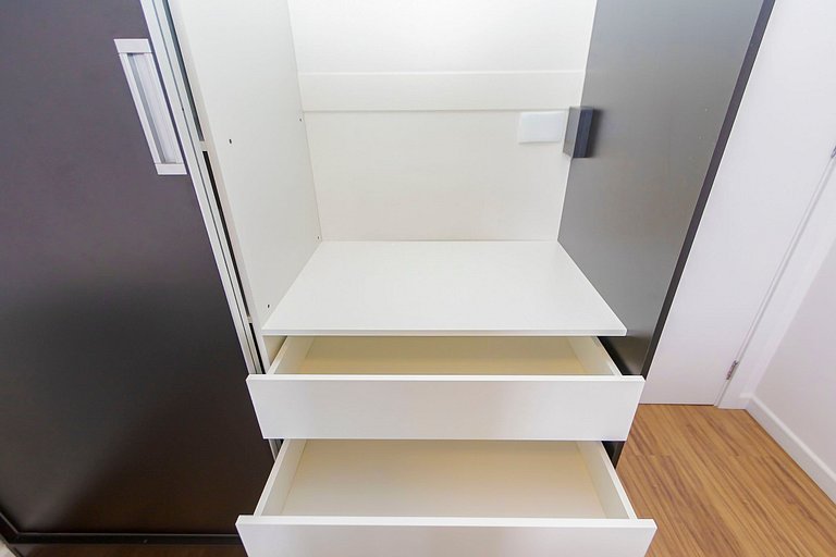 Ap 2q no 27º andar, c/ vaga e piscina - UNI2707