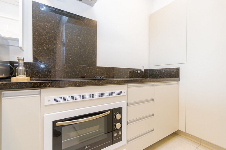 Ap 2q no 27º andar, c/ vaga e piscina - UNI2707