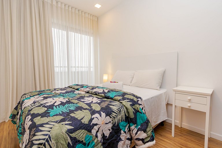 Ap 2q no 27º andar, c/ vaga e piscina - UNI2707