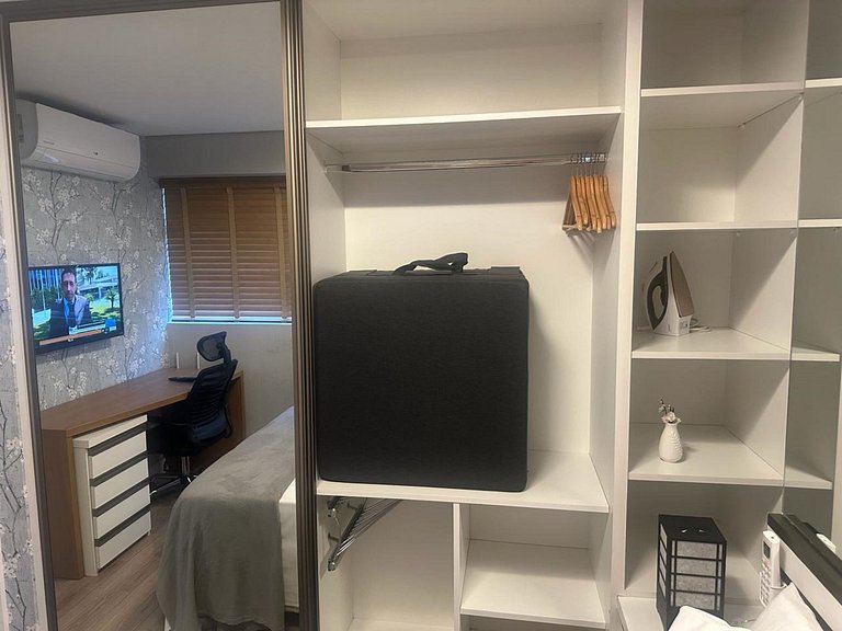 Apartamento 1 Quarto Lindíssimo, Garagem - SEV2402