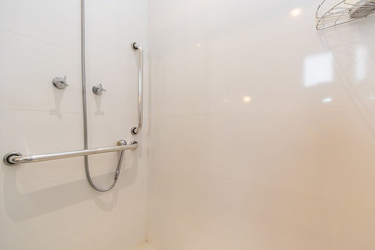 Apartamento Cama King, Solteiro e Berço - ALL1401