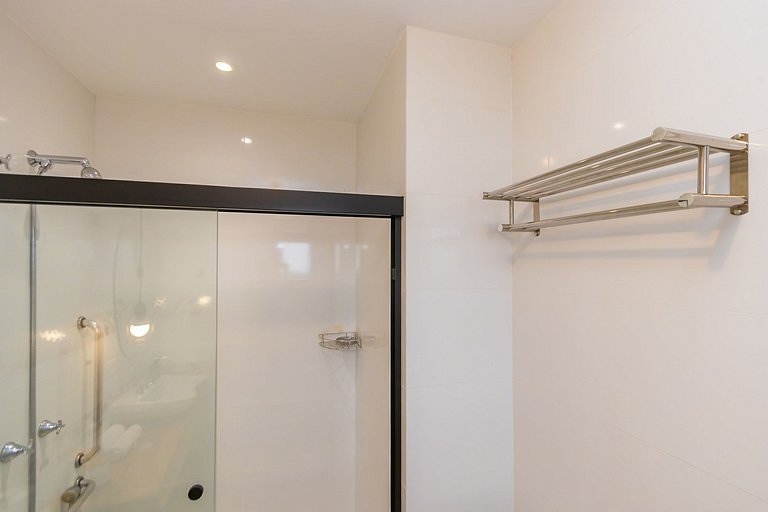 Apartamento Cama King, Solteiro e Berço - ALL1401
