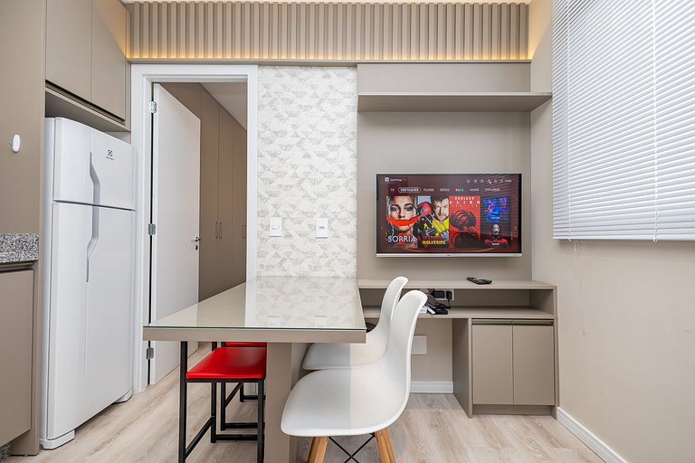 Apto de 1Q perto do Teatro Guaira - NEW0403