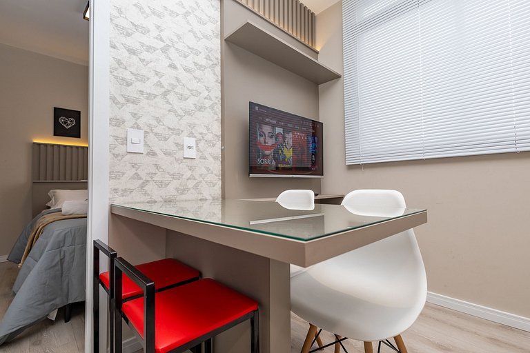 Apto de 1Q perto do Teatro Guaira - NEW0403