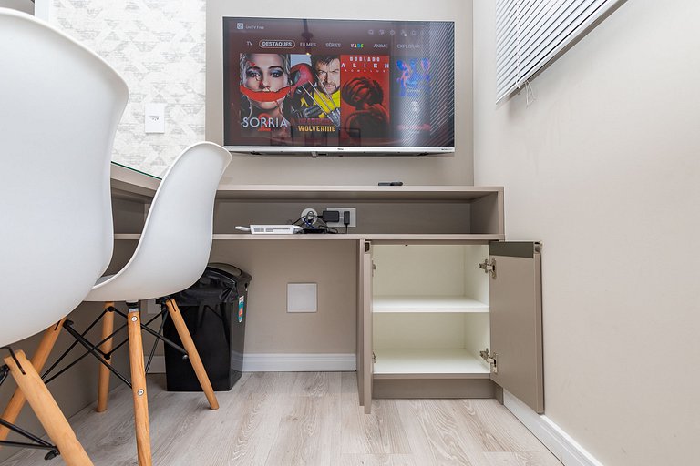 Apto de 1Q perto do Teatro Guaira - NEW0403