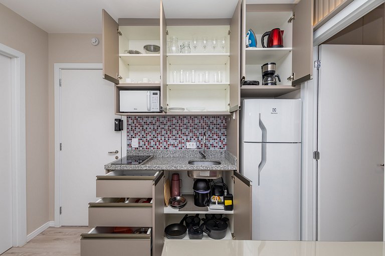 Apto de 1Q perto do Teatro Guaira - NEW0403