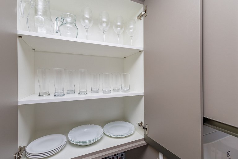 Apto de 1Q perto do Teatro Guaira - NEW0403