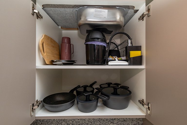 Apto de 1Q perto do Teatro Guaira - NEW0403