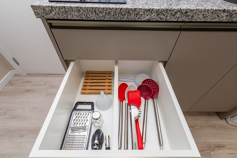 Apto de 1Q perto do Teatro Guaira - NEW0403