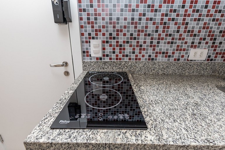 Apto de 1Q perto do Teatro Guaira - NEW0403