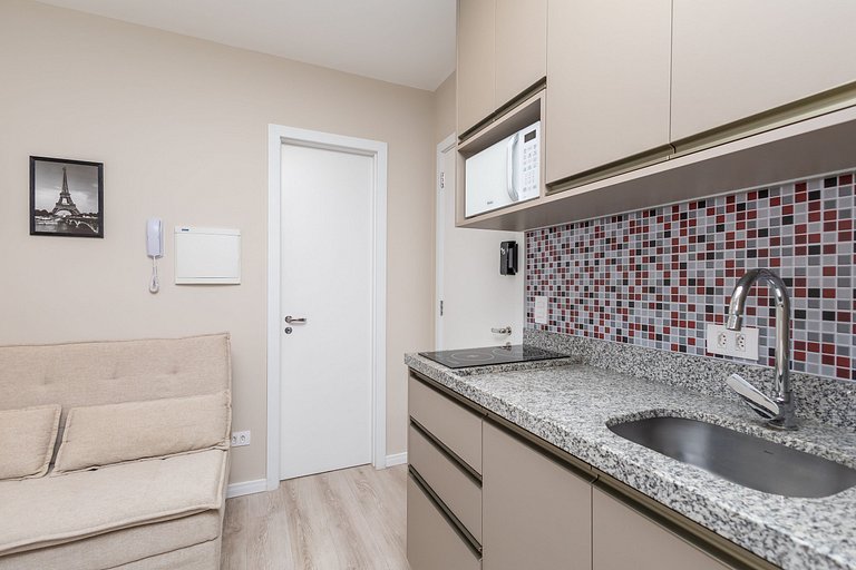 Apto de 1Q perto do Teatro Guaira - NEW0403