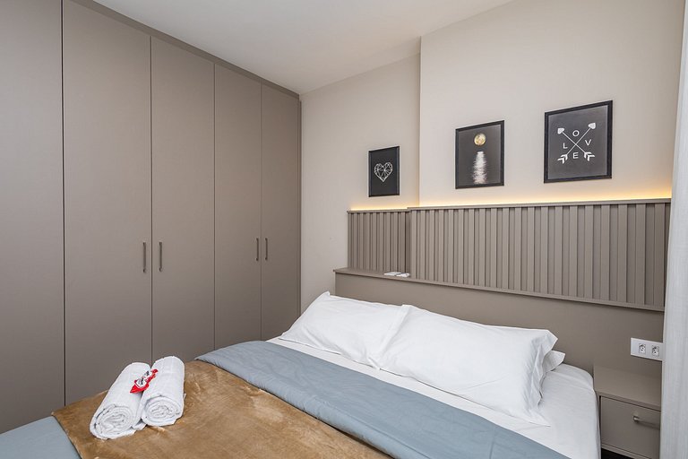 Apto de 1Q perto do Teatro Guaira - NEW0403