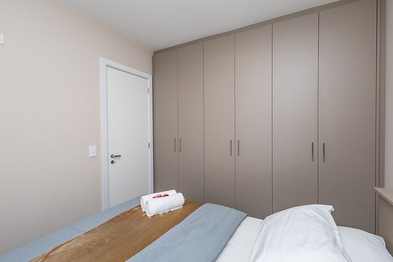 Apto de 1Q perto do Teatro Guaira - NEW0403