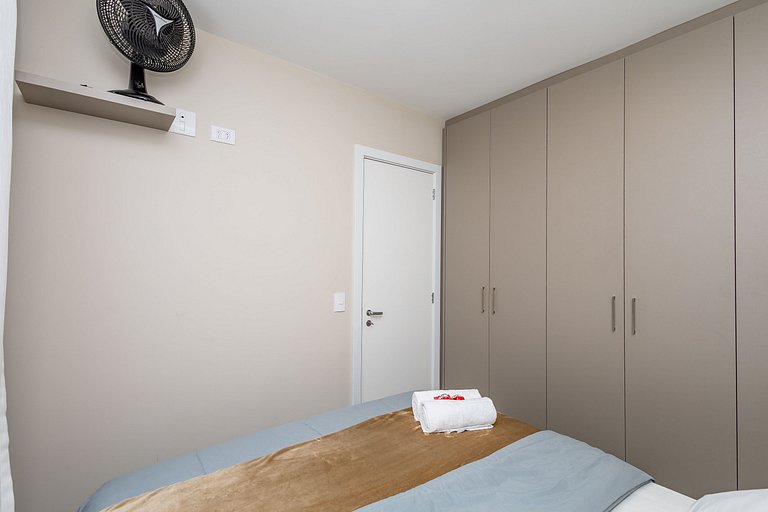 Apto de 1Q perto do Teatro Guaira - NEW0403