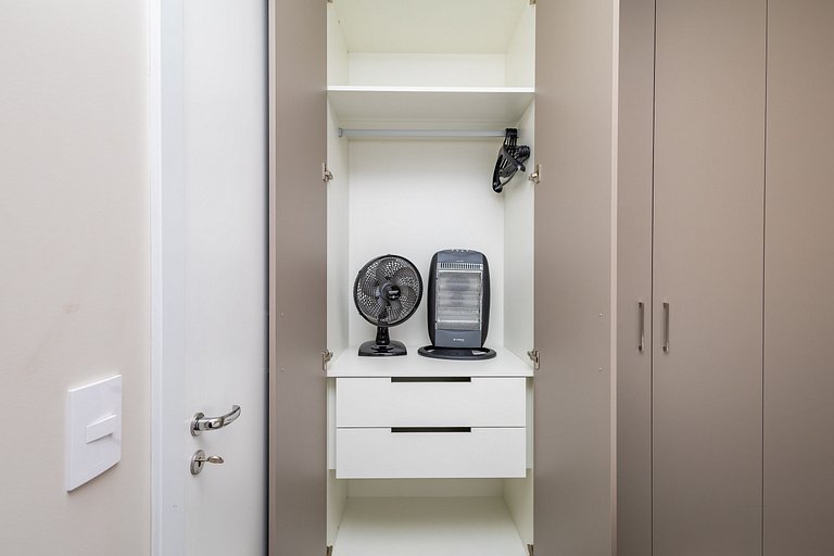 Apto de 1Q perto do Teatro Guaira - NEW0403