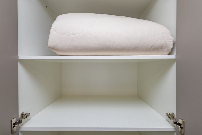 Apto de 1Q perto do Teatro Guaira - NEW0403