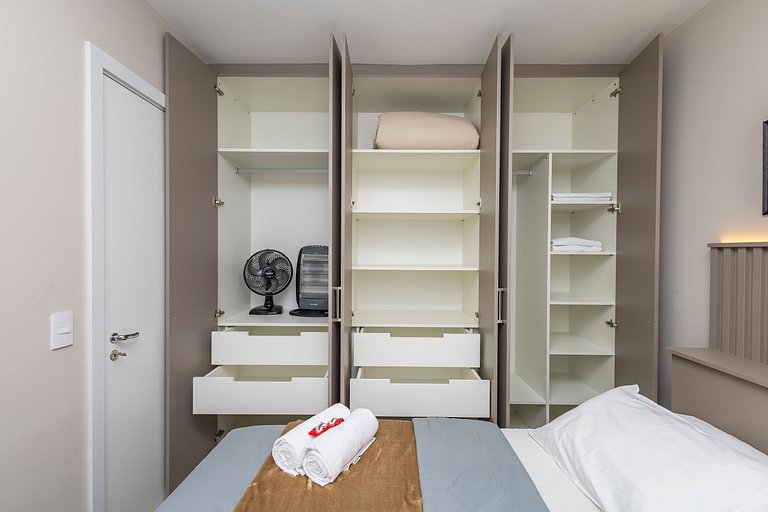 Apto de 1Q perto do Teatro Guaira - NEW0403