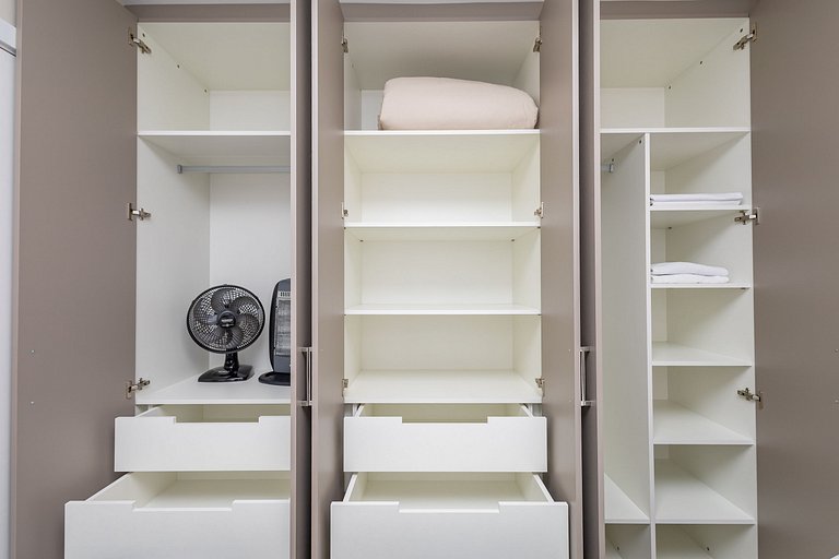 Apto de 1Q perto do Teatro Guaira - NEW0403