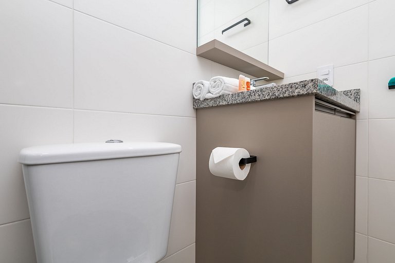 Apto de 1Q perto do Teatro Guaira - NEW0403