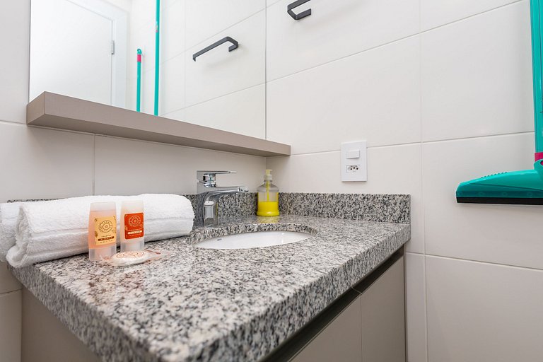 Apto de 1Q perto do Teatro Guaira - NEW0403