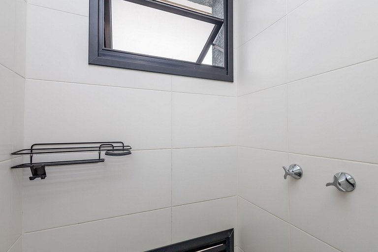 Apto de 1Q perto do Teatro Guaira - NEW0403