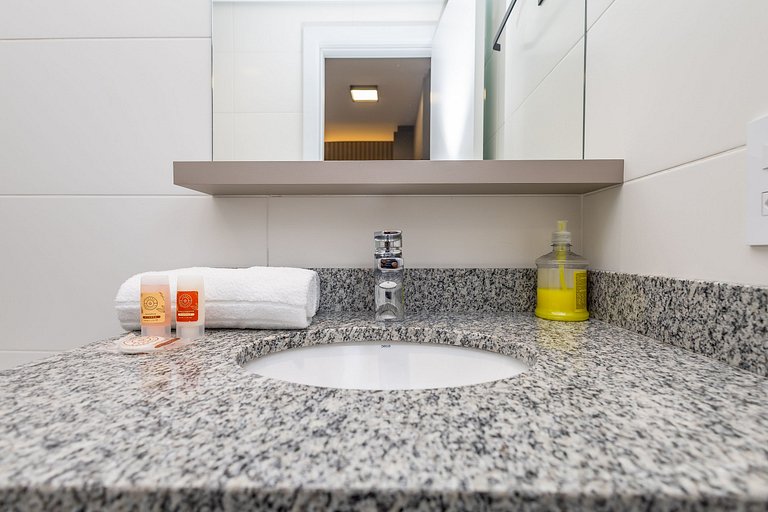 Apto de 1Q perto do Teatro Guaira - NEW0403