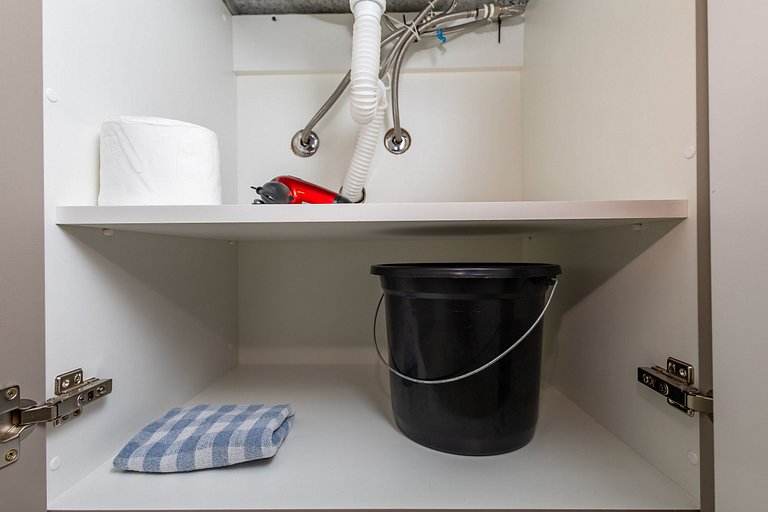 Apto de 1Q perto do Teatro Guaira - NEW0403