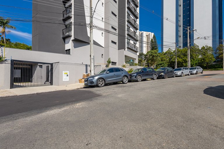 Estúdio Completo para 5 Pessoas Com Vaga - EIX0605
