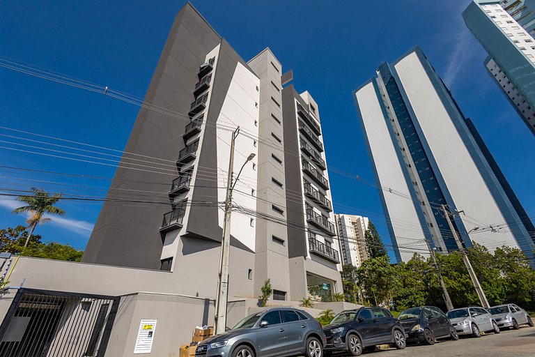Estúdio Completo para 5 Pessoas Com Vaga - EIX0605