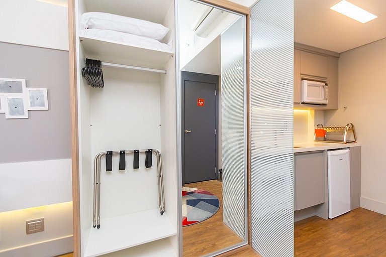 Estudio Condominio Clube no Batel - HSB1265