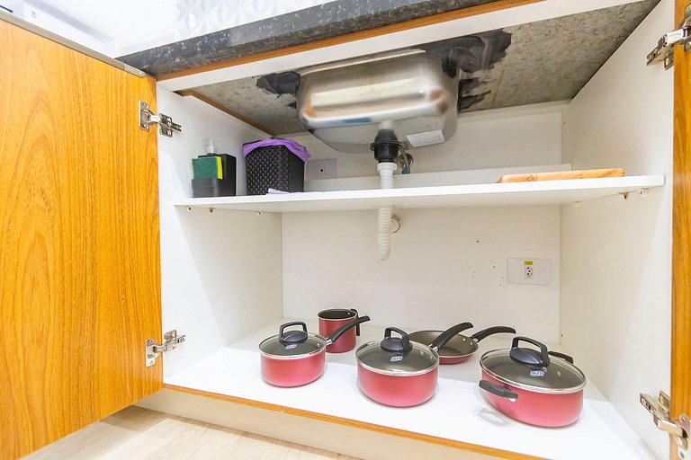 Studio em prédio com piscina no centro - LOG0311