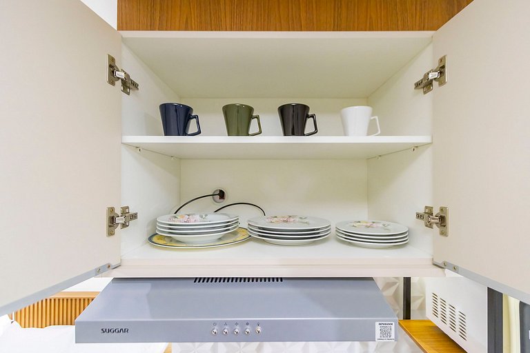 Studio em prédio com piscina no centro - LOG0311