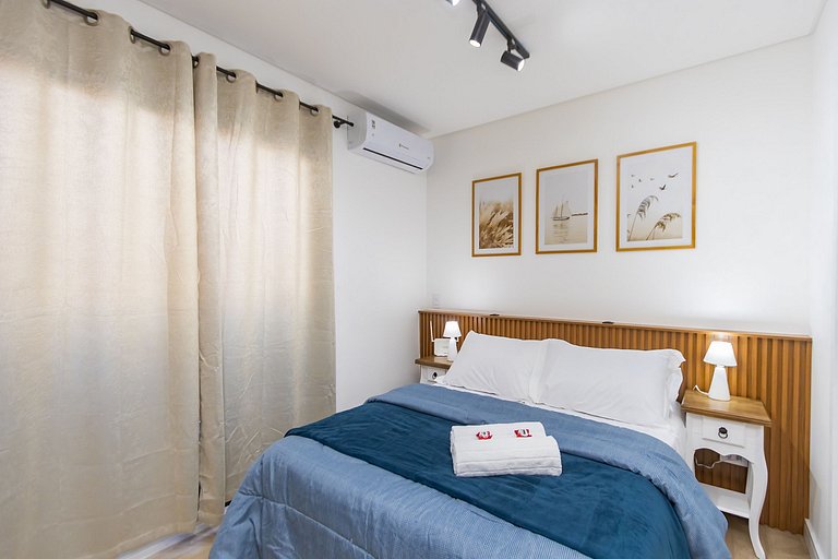 Studio em prédio com piscina no centro - LOG0311