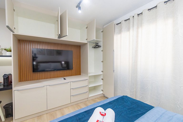 Studio em prédio com piscina no centro - LOG0311