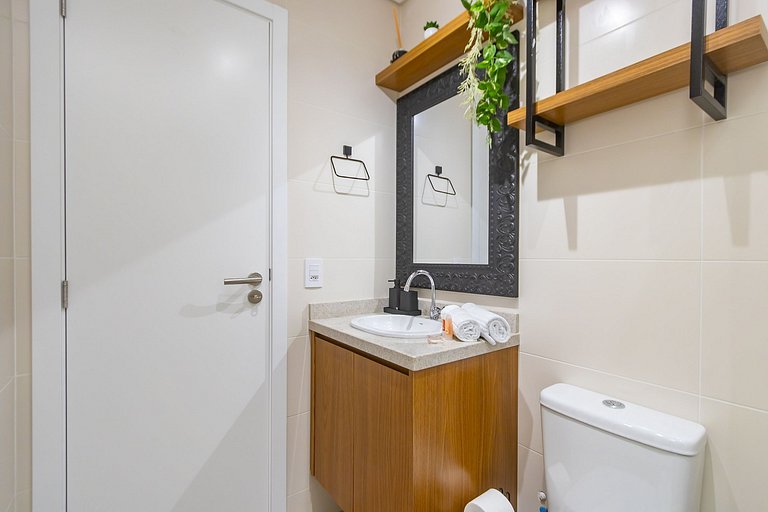 Studio em prédio com piscina no centro - LOG0311