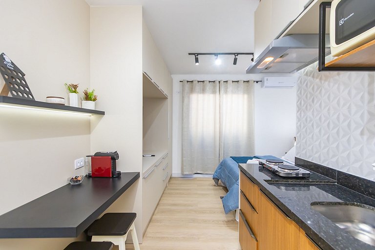 Studio em prédio com piscina no centro - LOG0311