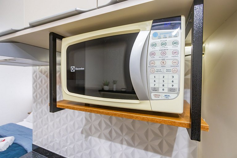 Studio em prédio com piscina no centro - LOG0311