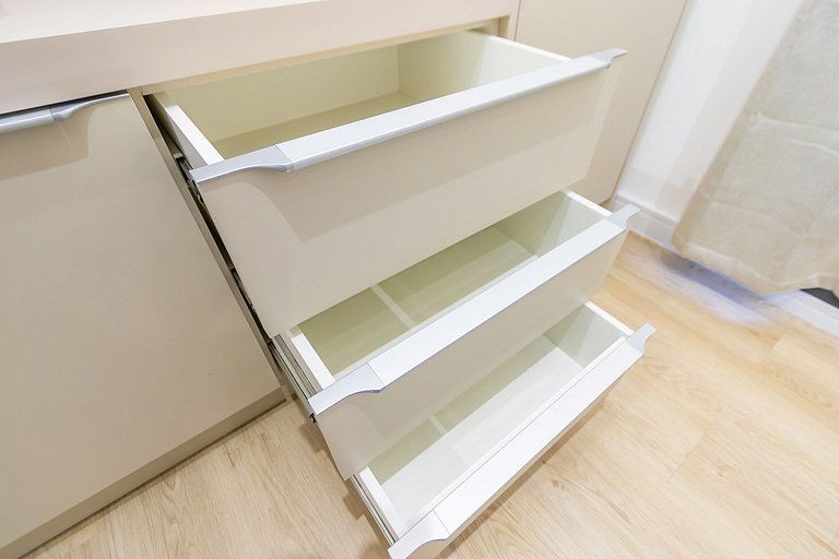 Studio em prédio com piscina no centro - LOG0311