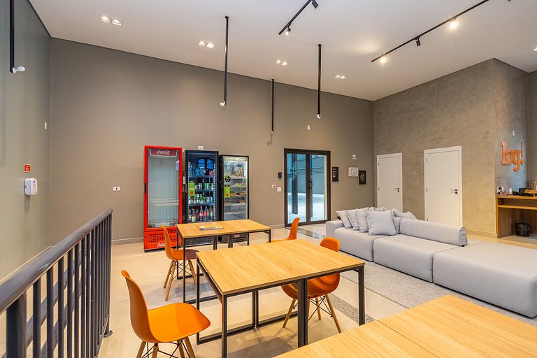 Studio em prédio com piscina no centro - LOG0311